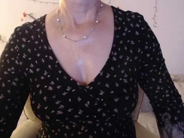 goodSnowQueen on BongaCams 