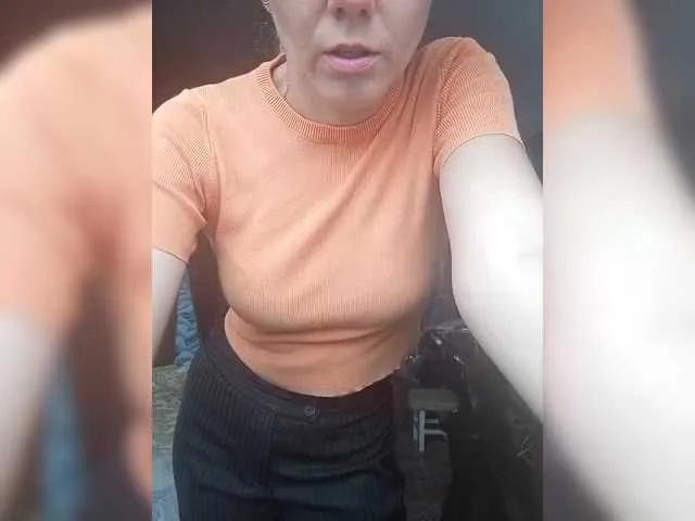 NinonDePeace on BongaCams 