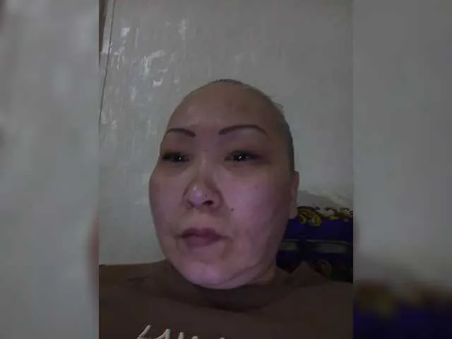 Qweentis on BongaCams