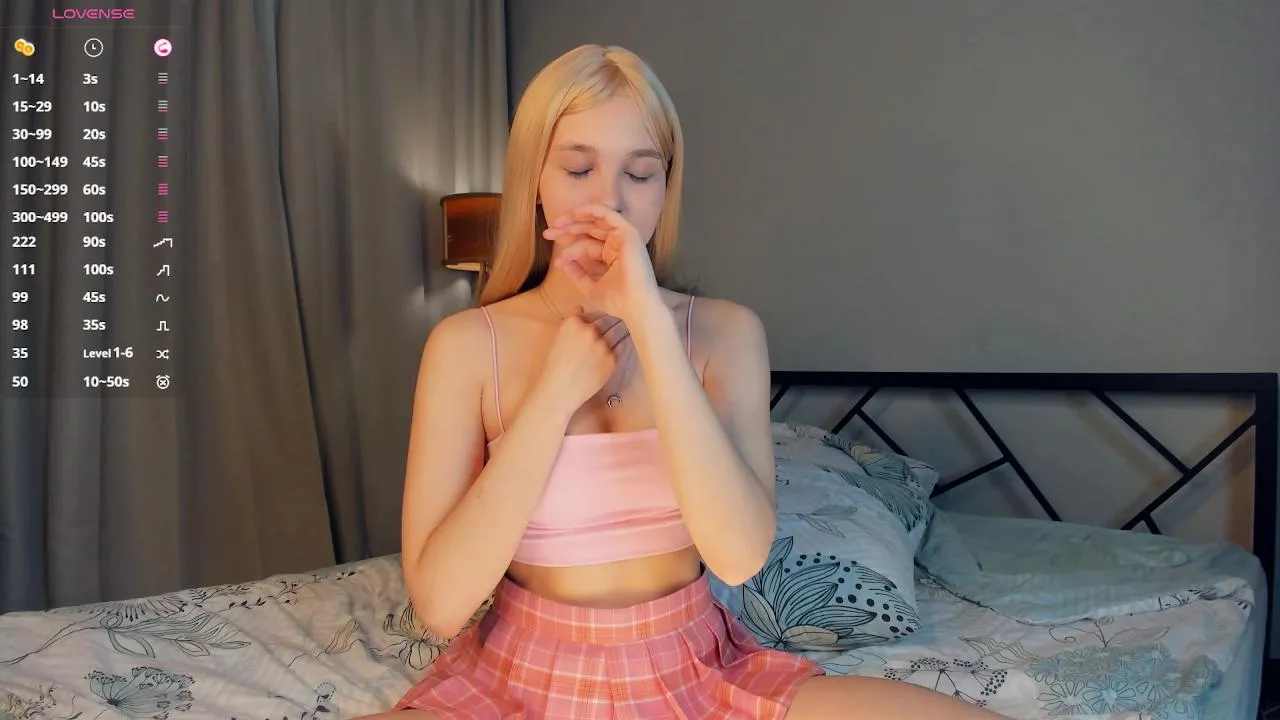 Summer_Lilac on Cam4