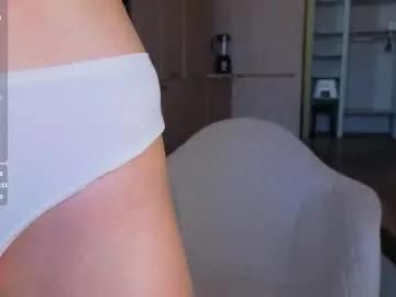_emmy_lee — GOAL: Put my finger in my tight pussy [123 tokens remaining] Welcome to my room! #18 #new  #shy #cute #teen