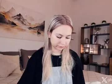Freechat _golden_moon_ on Chaturbate