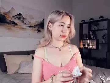 Freechat _golden_moon_ on Chaturbate