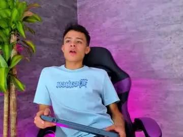 _oliverstone — GOAL: Masturbate x10min 111 [1000 tokens remaining] Welcome to my room! #new #bigcock #latino #cum #young
