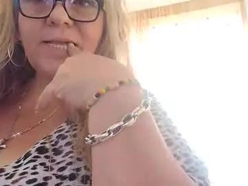 _valerie_rose — GOAL: make my day happy with your vibrations [920 tokens remaining] welcome to my room, my private is open #milf #smoke #curvy #nonude #mature