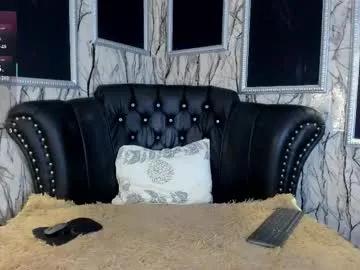 Freechat adelinemoretti on Chaturbate