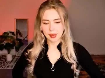 Freechat adelloyss on Chaturbate