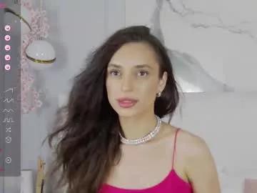 Freechat adoracortes on Chaturbate