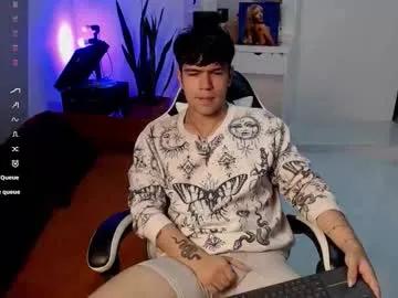 alec_spencer — hi Alec! [25 tokens left] PVT  OPEN, CUM on Guys lets have fun!!! #lovense #bigass #pvt #latino #feet