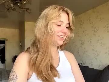 alfrediamalcom — My name is Maria! Goal: Show my outfit : I #new & #young model #18 #blonde #shy ^^ [40 tokens remaining]