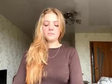 alfrediamalcom — My name is Maria! Goal: stand up and show outfit  #new & #young model #18 #blonde #shy ^^ [40 tokens remaining]