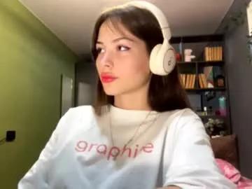 alinedifede — Goal: Spin around once<: My name is Alice #new , new experience to me, hope it turns out well :3  #skinny #young #18 #shy [25 tokens remaining]
