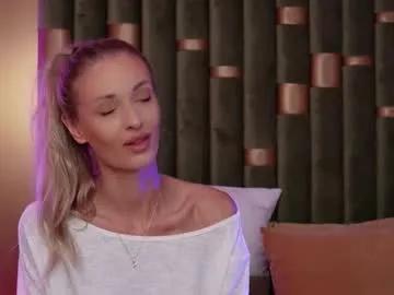 Freechat ameliaangell on Chaturbate