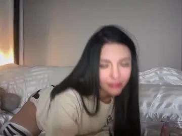 ameliaskyy — new here  take my t shirt off #new #teen #babe [468 tokens remaining]