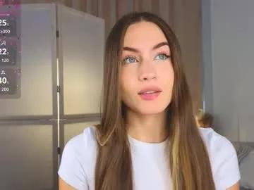 appleeepie — Hello, i'm Vicki! My Private is OPEN #18 #shy #lovense #bigass #new  GOAL:tease with bra [63 tokens remaining]