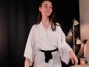 approche_toi_petite on Chaturbate 