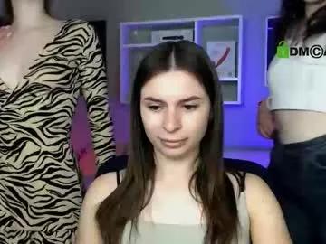ariana_ross7 — GOAL: tease [555 tokens remaining] Welcome to my room! #pvt #brunette #nonude #cute #lovense