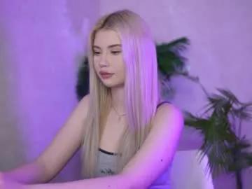 ashleyniko — Hello! Im Ashley, welcome! Goal: show outfit #new #shy #blonde #feet [22 tokens remaining]
