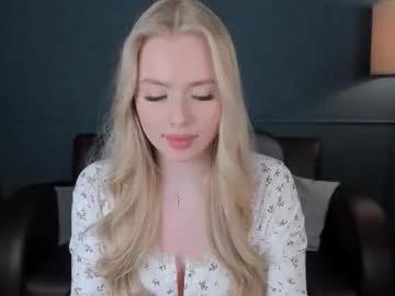 avroragoldie — GOAL: Show ass [25 tokens remaining] Im Avrora! Welcome to my room! Its my first day, support me please :) #feet #blonde #bigboobs #private #new