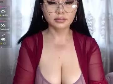 Freechat batari_giya on Chaturbate