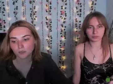 beauty_ginger — GOAL: food for a royal hamster [95 tokens remaining] Welcome to my room! #feet #sph #cute #18 #mistress