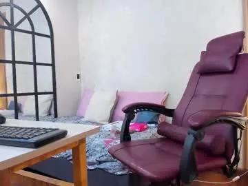 Freechat bella_riviera on Chaturbate