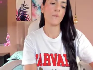 bellaclaiir on Chaturbate