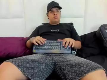 bennett_alejoo — show cum #18 #findom #latino #bigcock #chubby