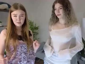 berry_bloom — GOAL:fly kiss and eye contact / We are #new #18 #couple #teen with #bigboobs [30 tokens remaining]