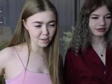 berry_bloom — We're online again <3 GOAL: eye contact   / We are #new #18 #couple #teen with #lovense [0 tokens remaining]