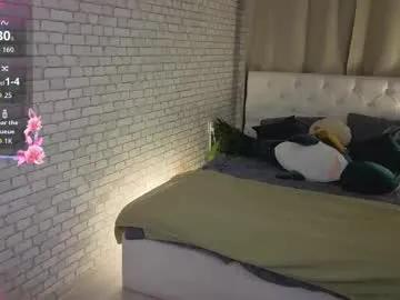 bonbonrosee — Goal: lick my finger deep l Hey! It's my 5th day here #new #18 #smalltits #teen #bigass [20 tokens remaining]