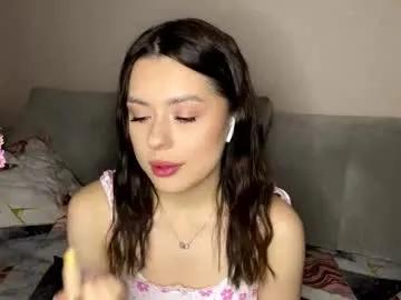 brunalamarra — GOAL  : For a good start<3 .First stream on the bedShall we chat? #bigass #petite  #18 #skinny #cute [25 tokens remaining]