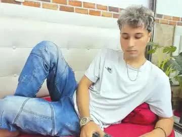 Freechat buddy_whitte on Chaturbate