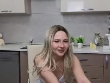carolinebluee — Flash bra #shy #new #young #bigtits [20 tokens remaining]