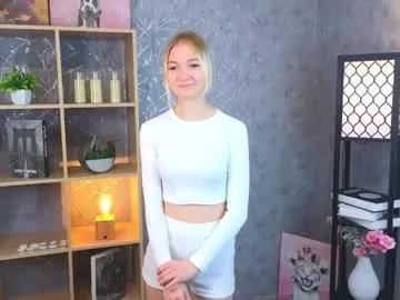 casseyfoeller — The goal: good start  I'm Cassey , im new here!! #new #shy #18 #blonde #teen [25 tokens remaining]