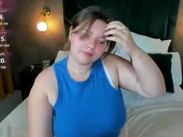 Freechat chloee_white on Chaturbate