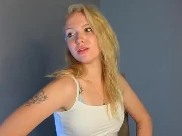 cleverblond — Goal: Do you want to see my hot outfit? ^_^    Im #new #shy #bigass #18 #teen [0 tokens remaining]