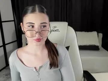 crystall_davis — suck finger [18 tokens left] #shy #18 #teen #nonude #skinny #new