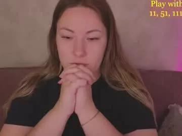 Freechat cute_darina on Chaturbate