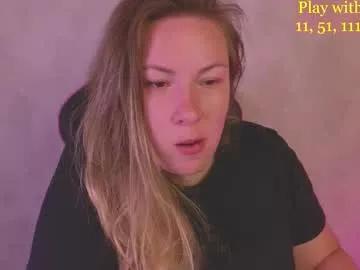 Freechat cute_darina on Chaturbate