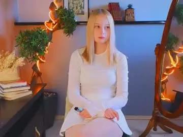 darceyheyd — Goal:  Lift up my top to see the color of my bra?  :) Hello guys im Kami and im #new #shy model on CB lets meet in my first day #skinny #blonde #18 [60 tokens remaining]