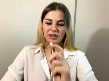 dremamaenner —  Goal: (    Tease with boobs  )     Hello guys ^my name is  Bella  Welcome to my room ^ #new #shy  #natural #18 #bigboobs [150 tokens remaining]