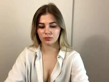 dremamaenner —  Goal: (    Tease with boobs  )     Hello guys ^my name is  Bella  Welcome to my room ^ #new #shy  #natural #18 #bigboobs [50 tokens remaining]