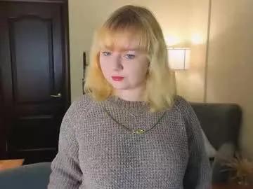 elaine_lewis — GOAL: air kiss + smile [25 tokens remaining] Welcome to my room! #new #bigboobs #shy #natural #18