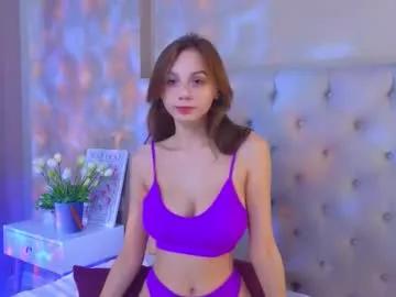 Freechat ellarabbit on Chaturbate