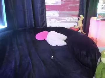 Freechat elle4you on Chaturbate