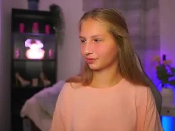emmie_murray — bra off top on :P #shy #new #18 #teen #young  [1000 tokens remaining]