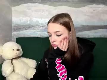 farahmantifel — GOAL: kiss u in cam close up [25 tokens remaining] Hey hey guys , welcom to my room, My name is Anna #new #18 #teen #cute #shy
