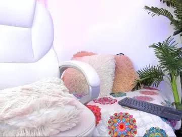 fiorellasantamaria — Welcome guys let's have fun control lovense 270 tks 5 min// My fav special patterns  25-69-88-160-222// #ebony #latina #bigboobs #squirt