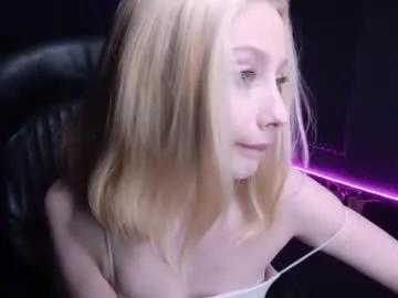 fluffy_cloude — I am Fluffy and its my 1st day on CB <3 Follow me and help me reach 25 thumbs up <3 // GOAL: air kiss for u [20 tokens left] #shy #new #teen #18 #smalltits